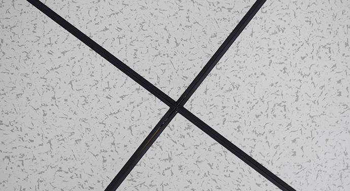 深圳沈飛防靜電地板的結構特點